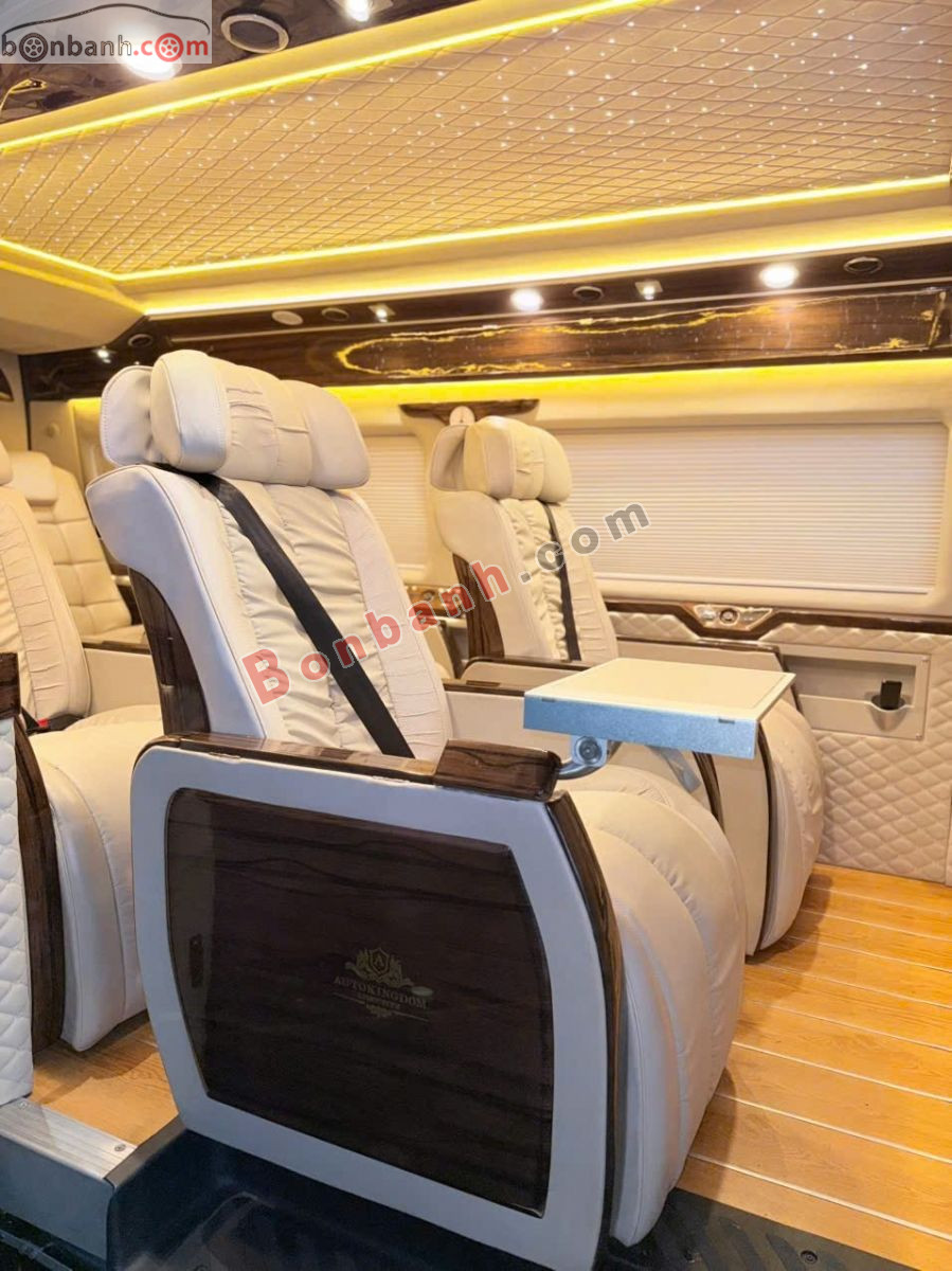 Ford Transit Limousine 2022 - 720 Triệu 9