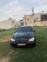 Bán xe Mercedes Benz C class 2004 C240 Avantgarde giá 96 Triệu - Bình Dương