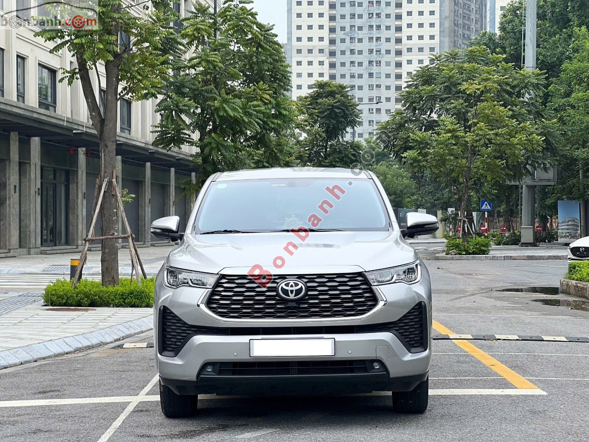 Toyota Innova Cross 2.0V CVT 2025 - 820 Triệu 2