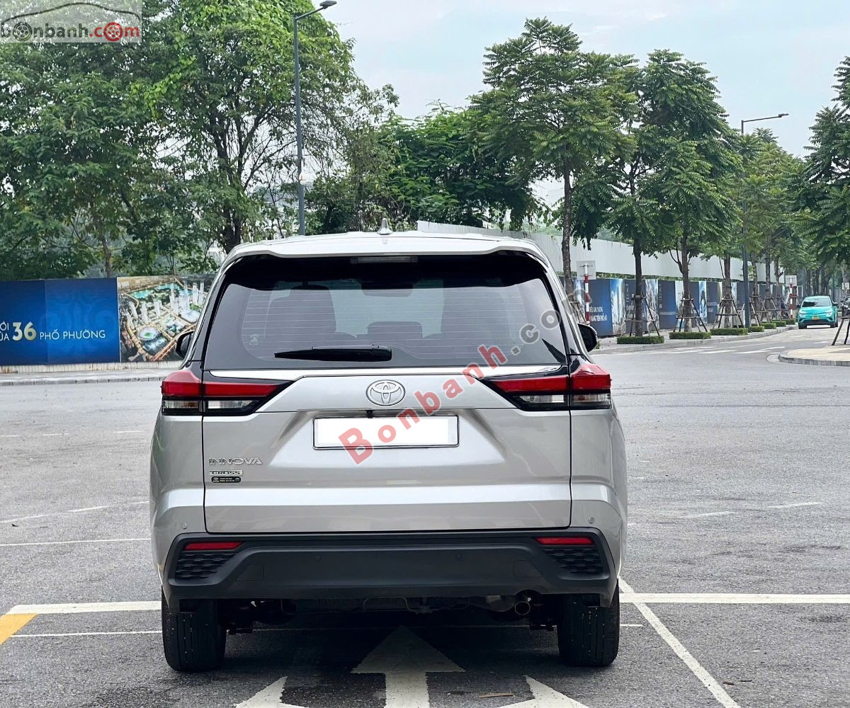 Toyota Innova Cross 2.0V CVT 2025 - 820 Triệu 4