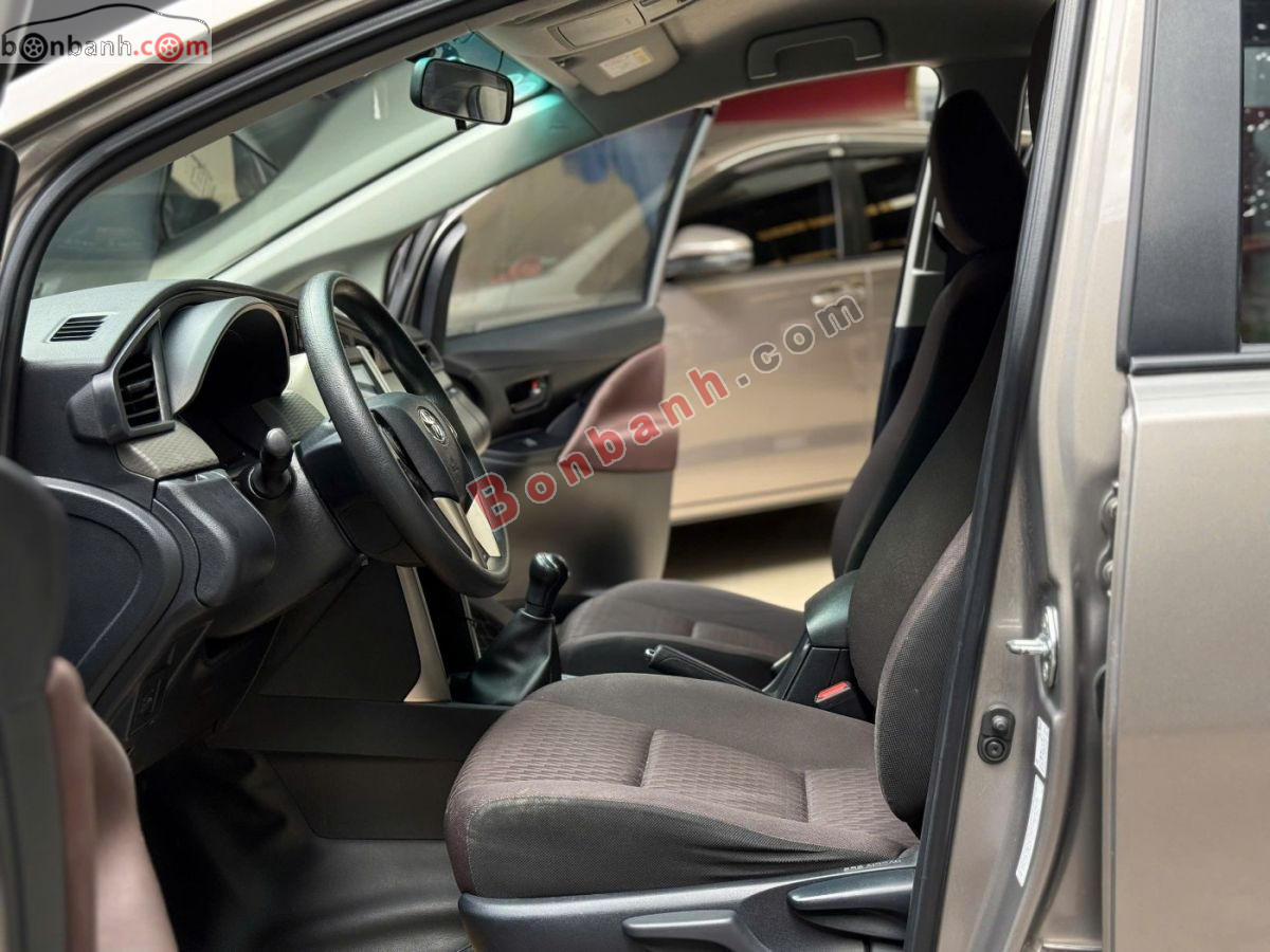 Toyota Innova E 2.0 MT 2022 - 540 Triệu 4