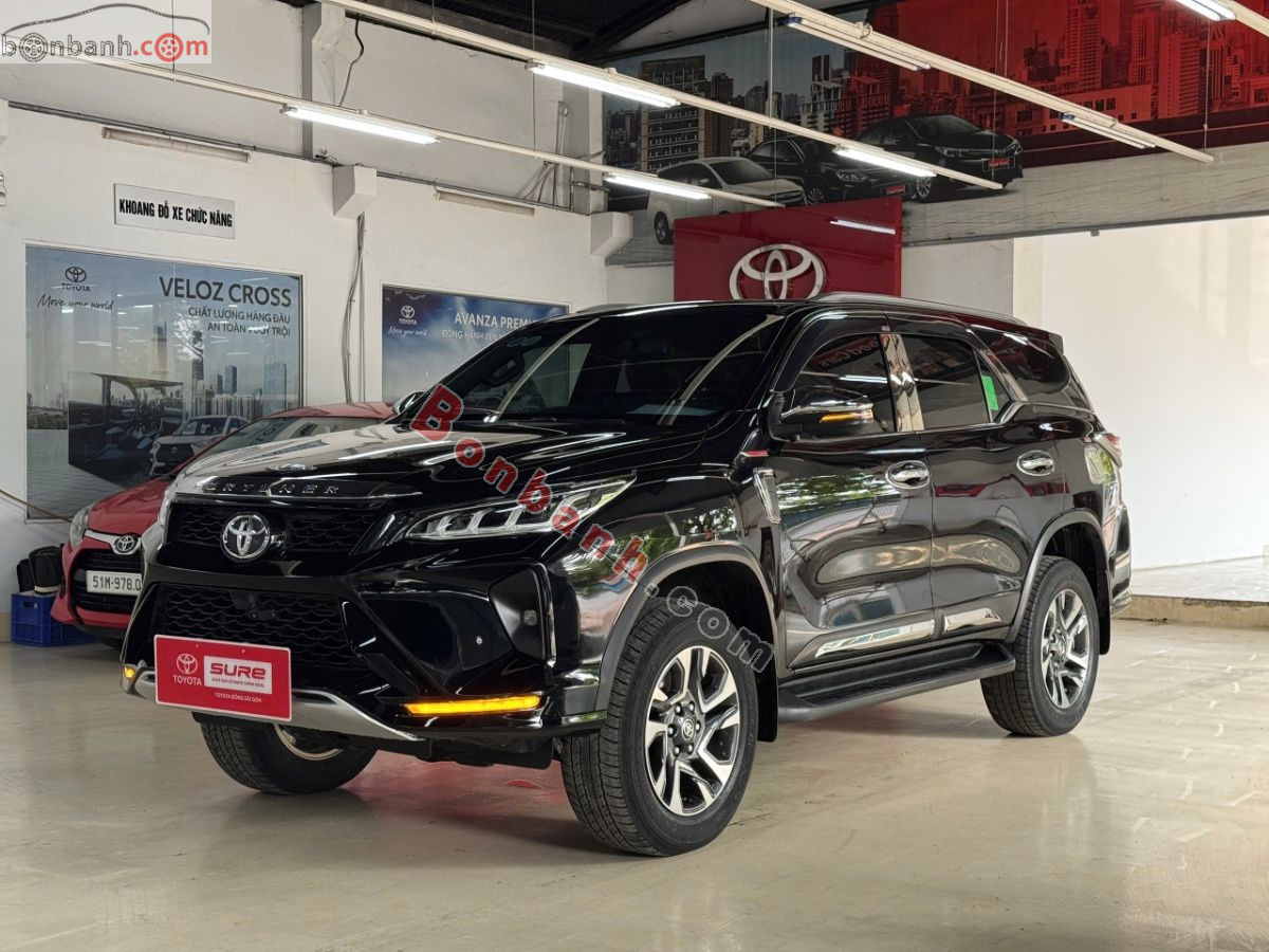 Toyota Fortuner 2.4G 4x2 AT Legender 2021 - 900 Triệu