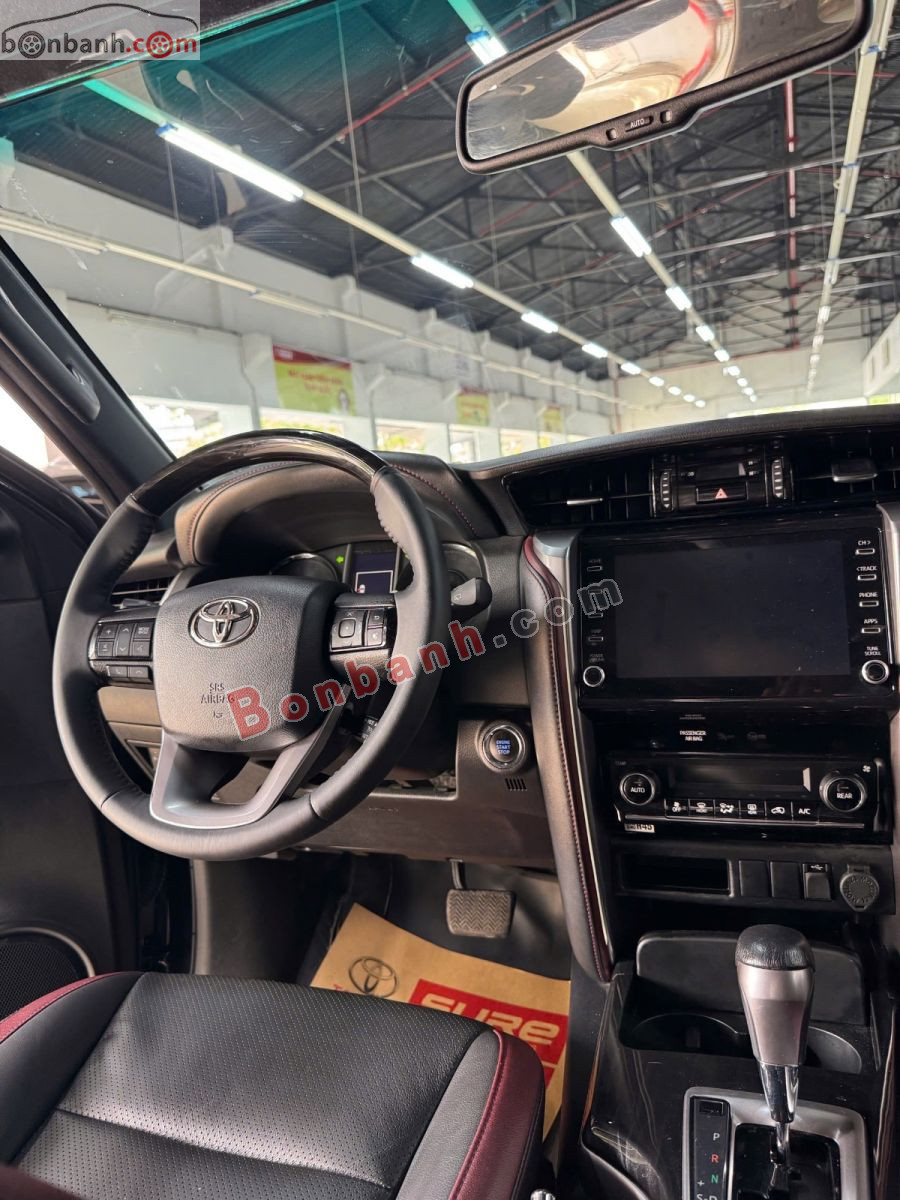 Toyota Fortuner 2.4G 4x2 AT Legender 2021 - 900 Triệu 6