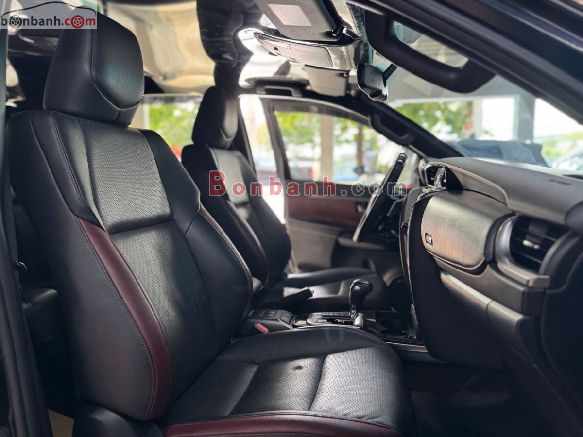 Toyota Fortuner 2.4G 4x2 AT Legender 2021 - 900 Triệu 7
