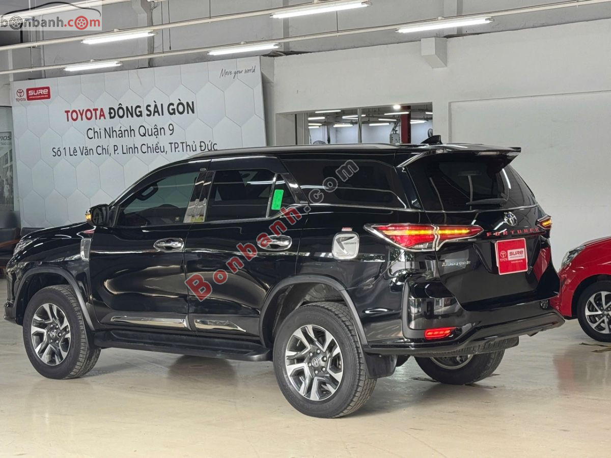 Toyota Fortuner 2.4G 4x2 AT Legender 2021 - 900 Triệu 4