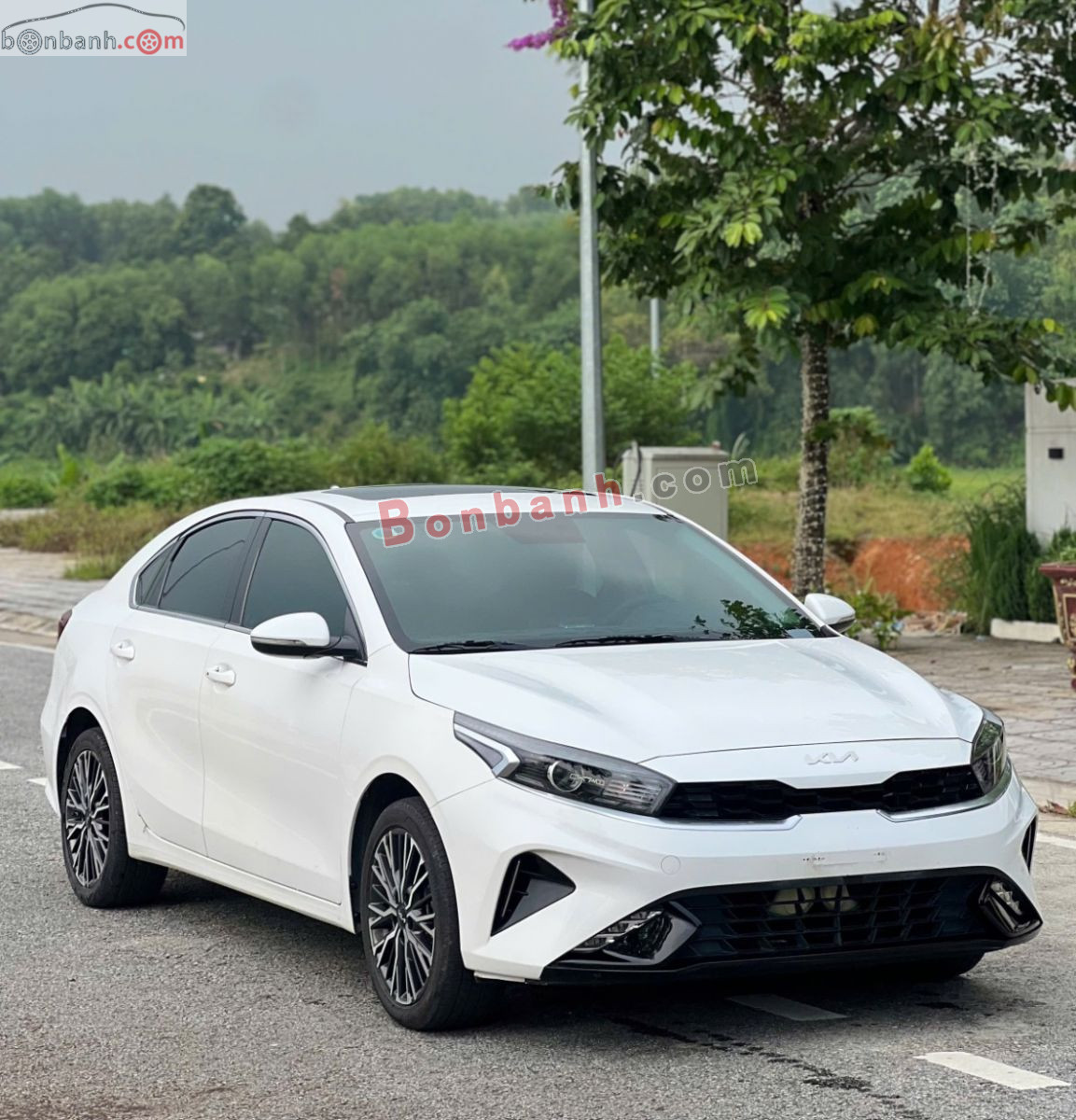 Đánh giá Kia K3: Thiết kế bắt mắt, giá hấp dẫn nhưng chỉ 2 túi khí
