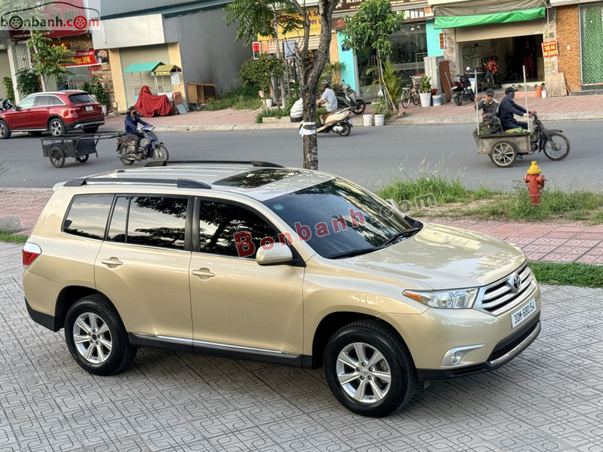 Toyota Highlander SE 2.7 2012 - 645 Triệu 2