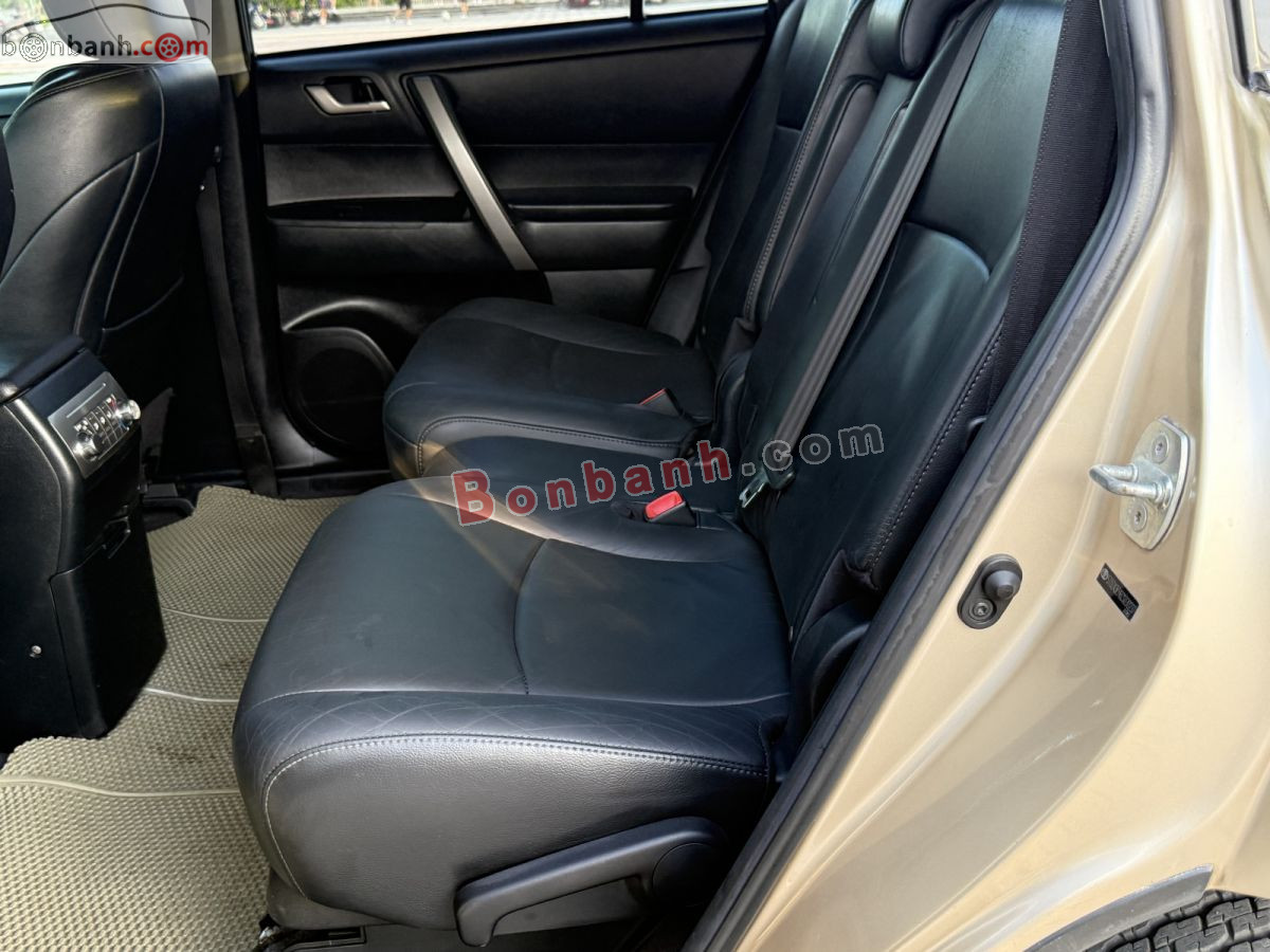 Toyota Highlander SE 2.7 2012 - 645 Triệu 8