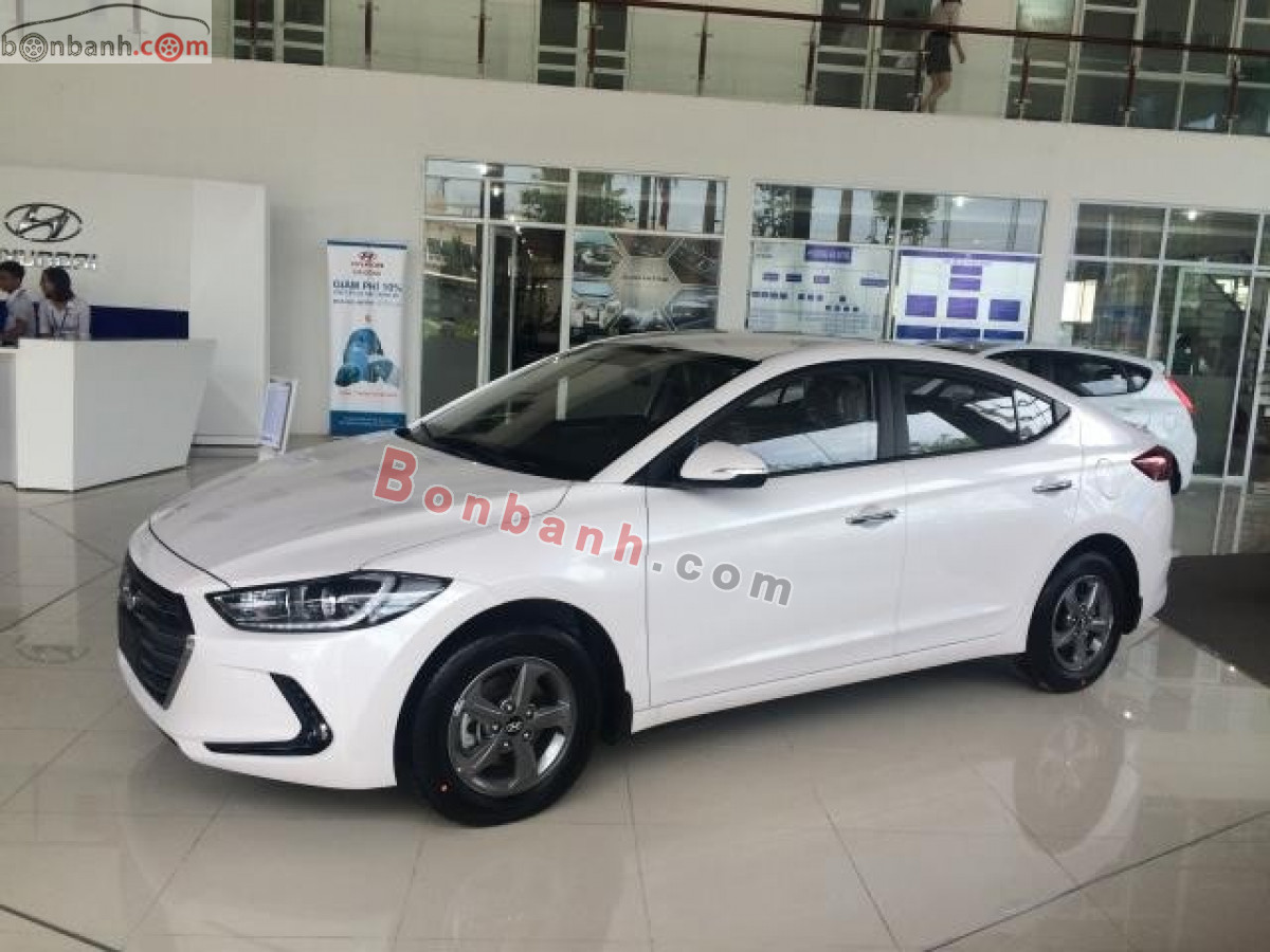 Hyundai Elantra 16 MT 2022 số sàn thông số giá bán 042023