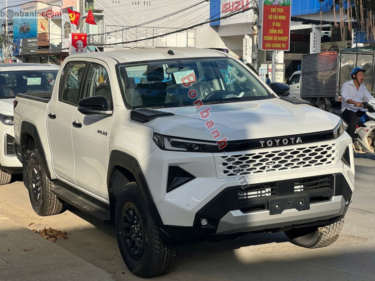Toyota Hilux Pro 2.8L 4x2 AT 2026 - 676 Triệu 2