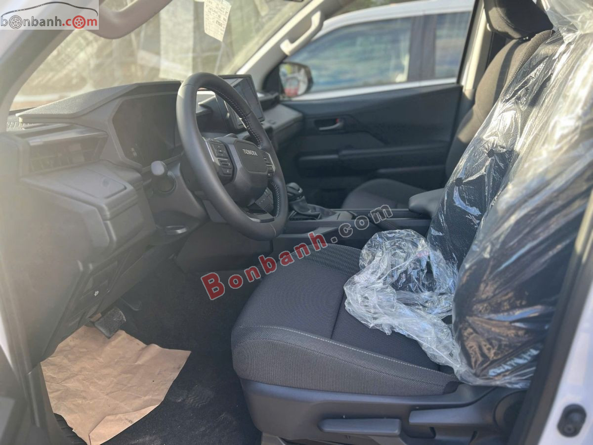 Toyota Hilux Pro 2.8L 4x2 AT 2026 - 676 Triệu 7