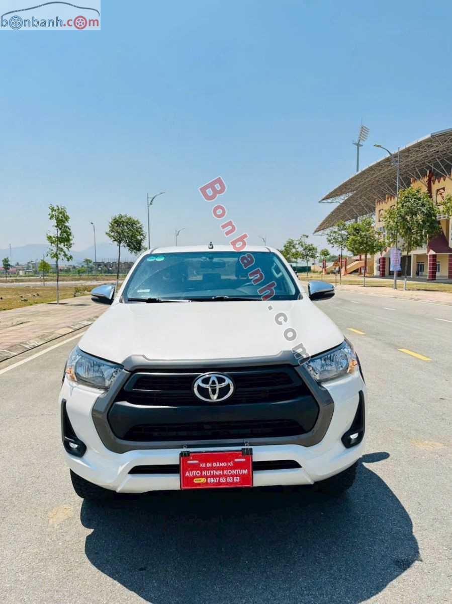 Toyota Hilux 2.4L 4x2 AT 2021 - 620 Triệu 2