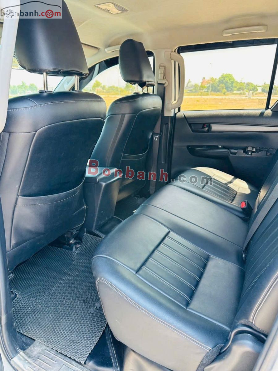 Toyota Hilux 2.4L 4x2 AT 2021 - 620 Triệu 8
