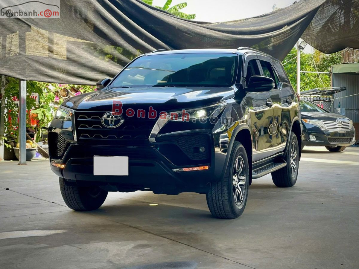 Toyota Fortuner 2.4L 4x2 AT 2022 - 819 Triệu 2