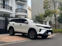 Bán xe Toyota Fortuner 2020 2.8V 4x4 AT Legender giá 999 Triệu - Hà Nội