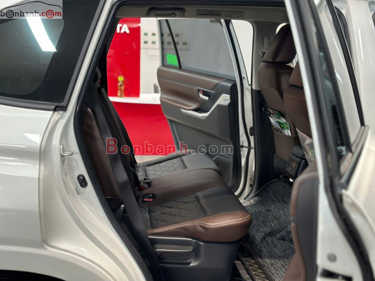 Toyota Innova Cross 2.0 CVT 2024 - 830 Triệu 5