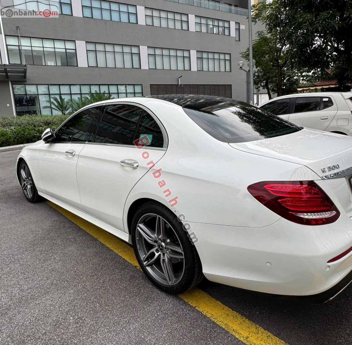 Mercedes Benz E class E300 AMG 2018 - 998 Triệu 4