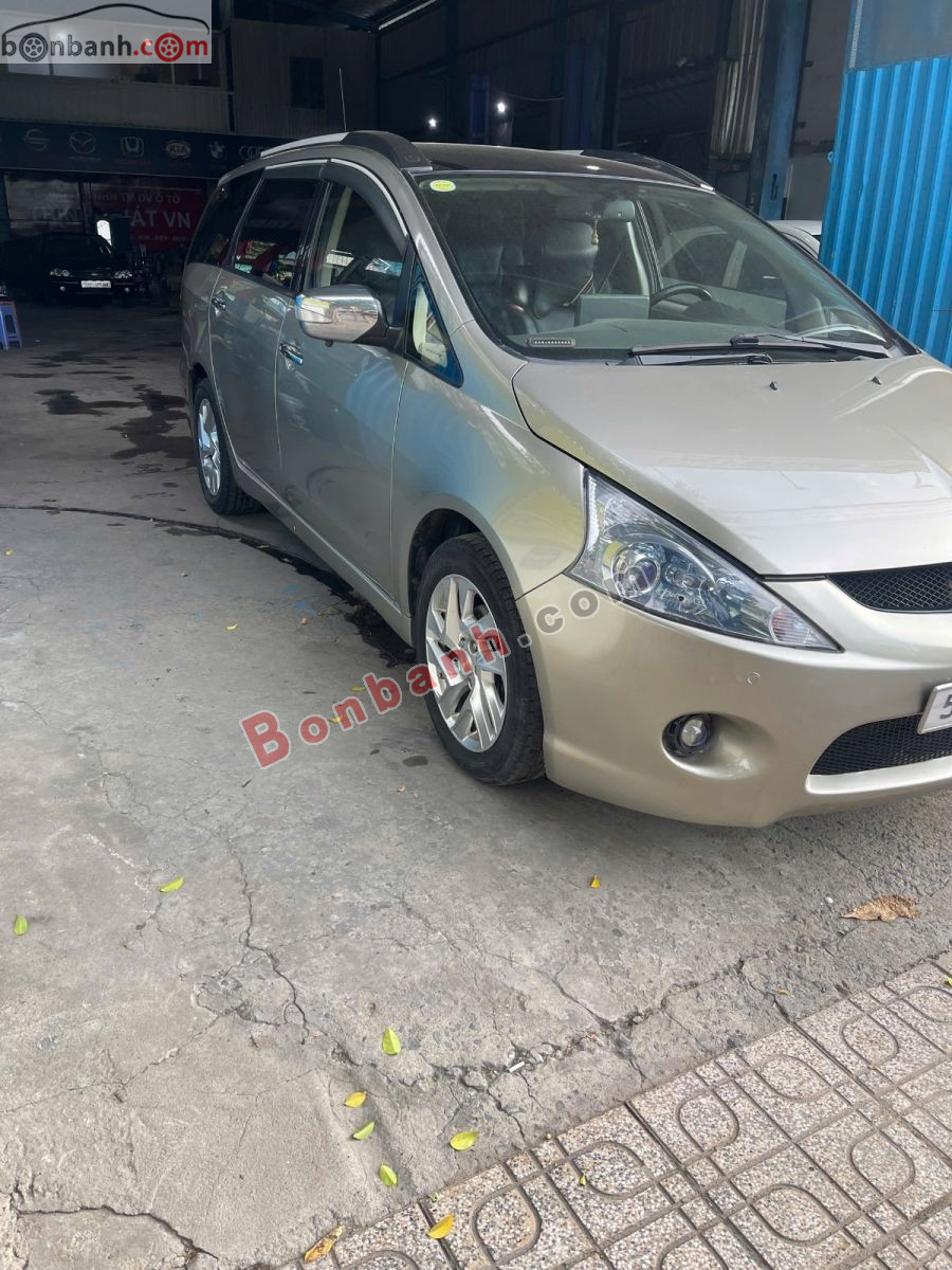 Mitsubishi Grandis 2.4 AT 2008 - 275 Triệu 2