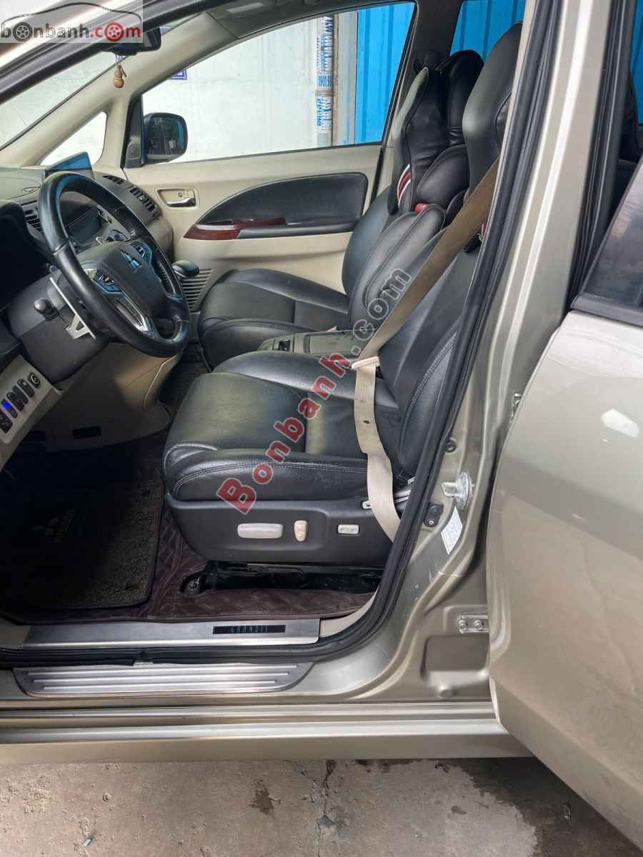 Mitsubishi Grandis 2.4 AT 2008 - 275 Triệu 4