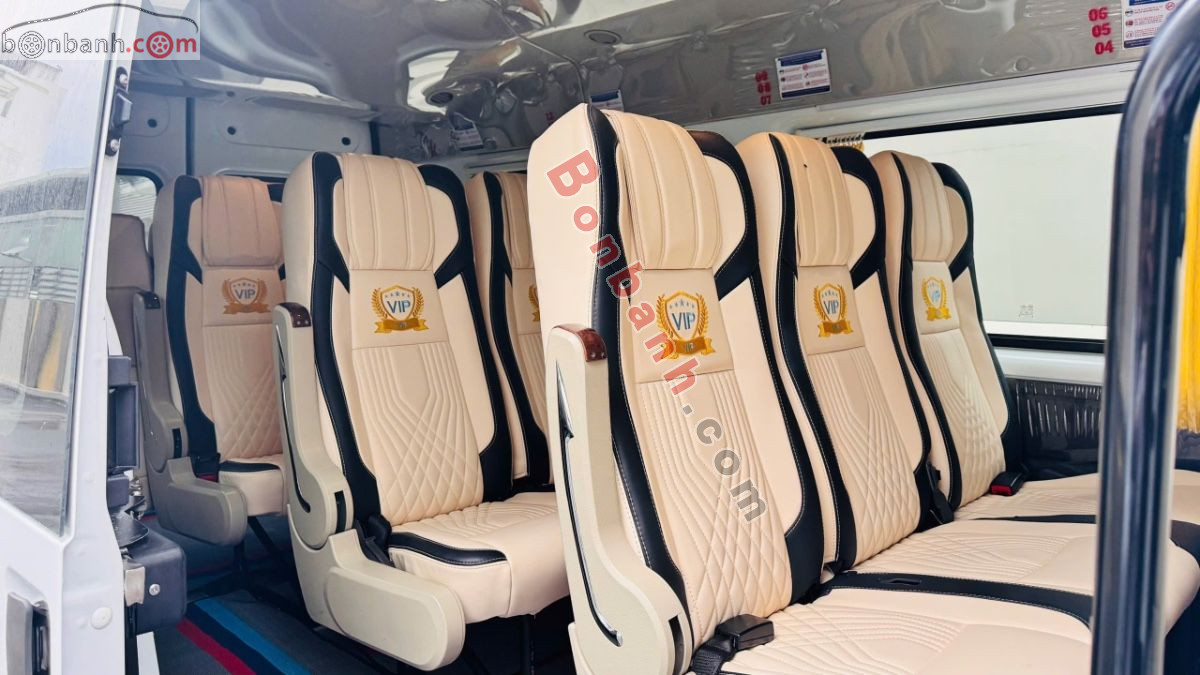 Ford Transit Tiêu chuẩn 2024 - 610 Triệu 9