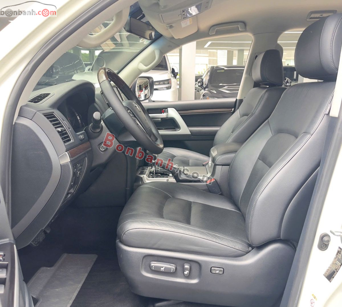 Toyota Land Cruiser VX 4.6 V8 2018 - 3 Tỷ 499 Triệu 6
