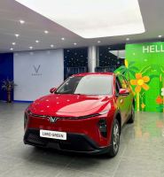 VinFast Limo Green 2025