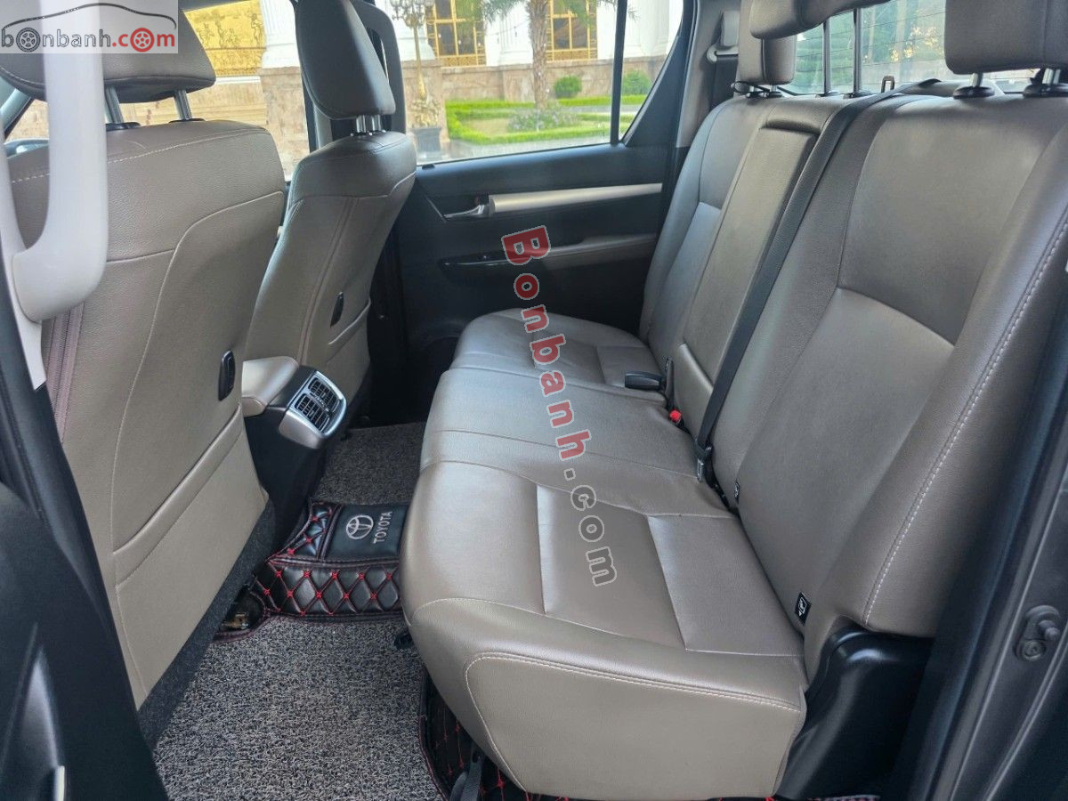 Toyota Hilux 2.8G 4x4 AT 2016 - 595 Triệu 9