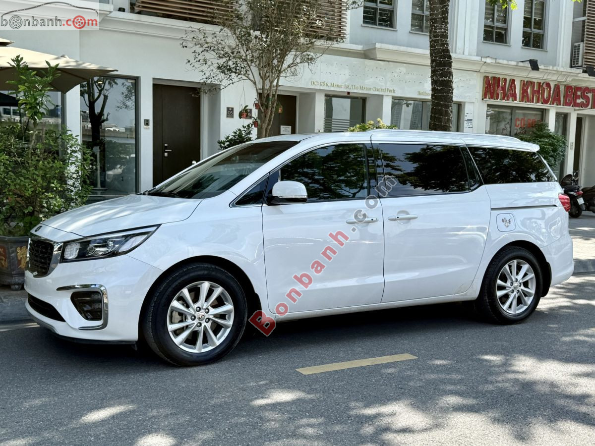 Xe 
			
							Kia Sedona 
						Platinum D 
						2018
						- 640 Triệu 2