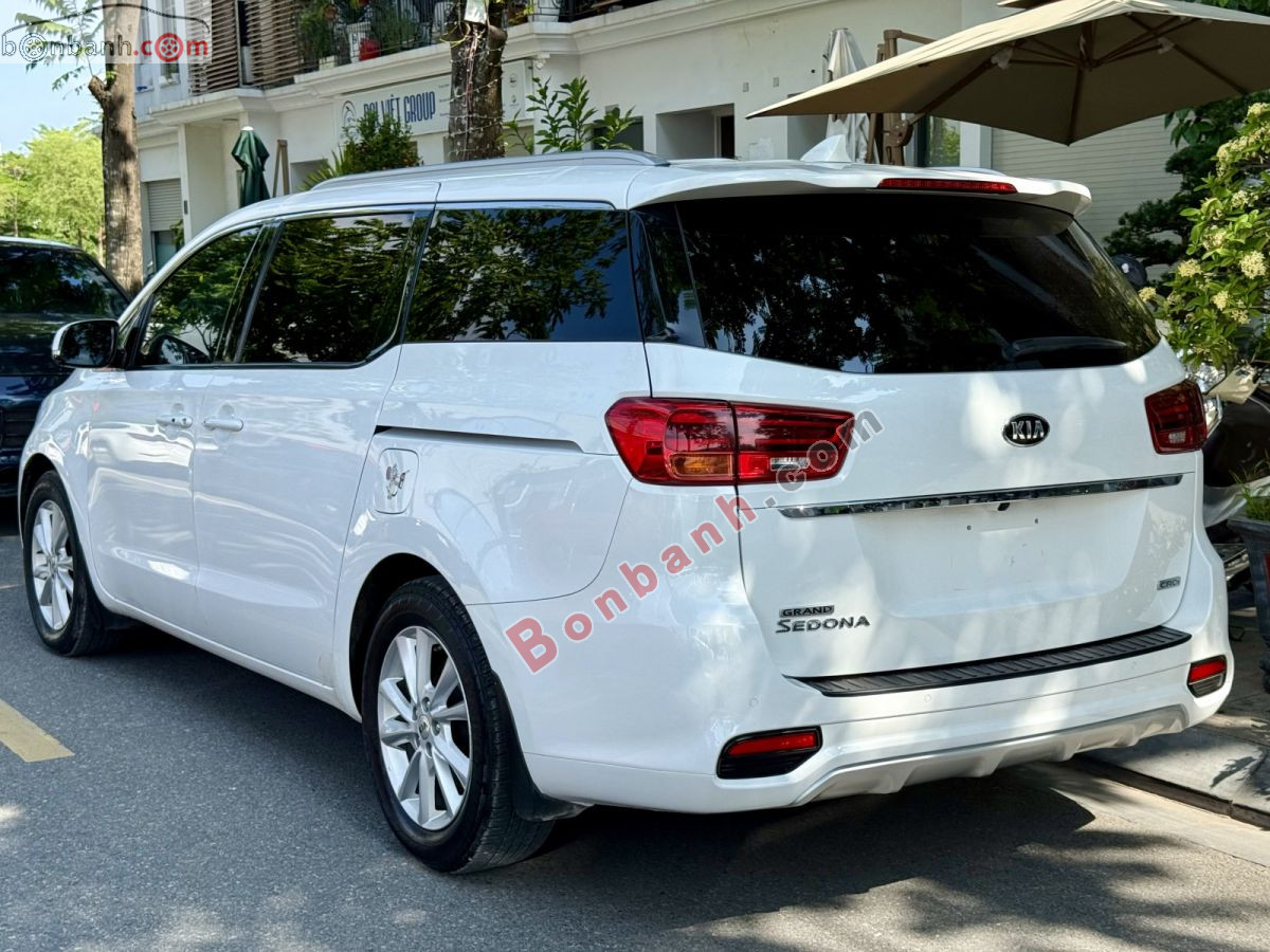 Xe 
			
							Kia Sedona 
						Platinum D 
						2018
						- 640 Triệu 3