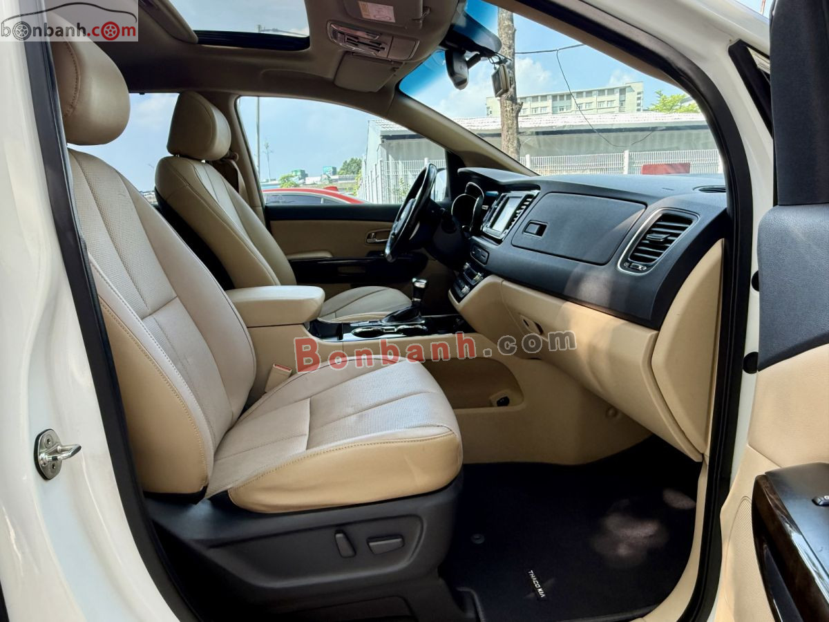 Xe 
			
							Kia Sedona 
						Platinum D 
						2018
						- 640 Triệu 5