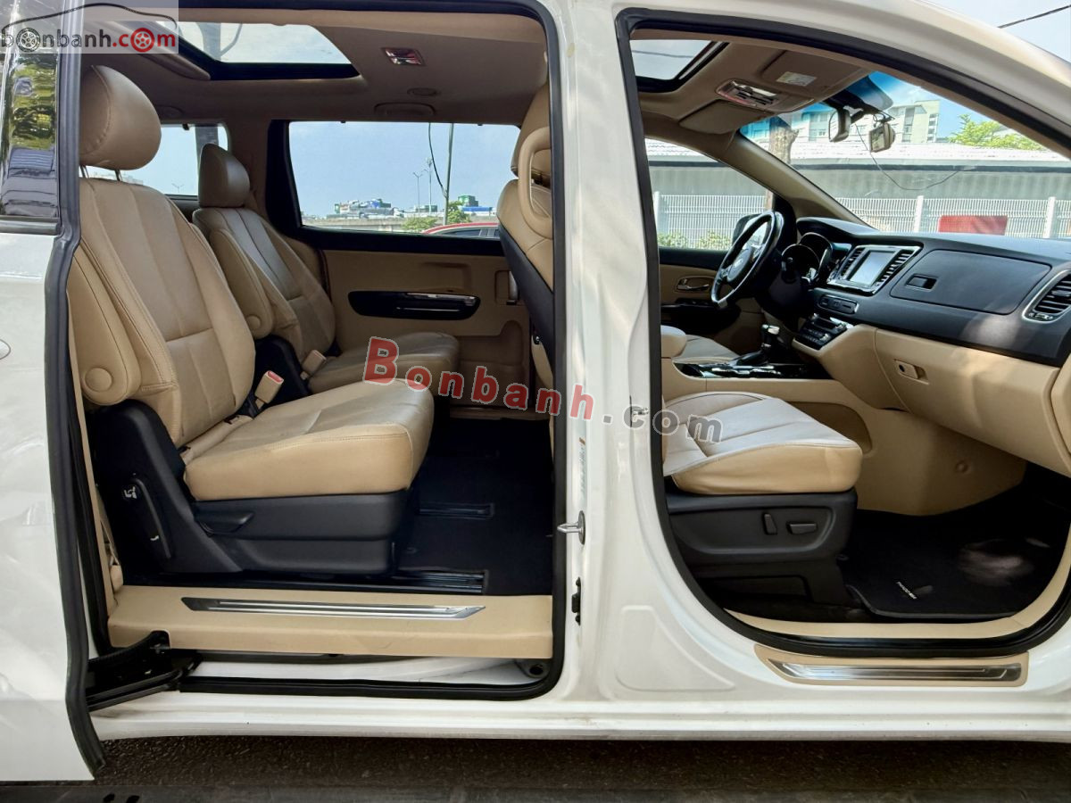 Xe 
			
							Kia Sedona 
						Platinum D 
						2018
						- 640 Triệu 6