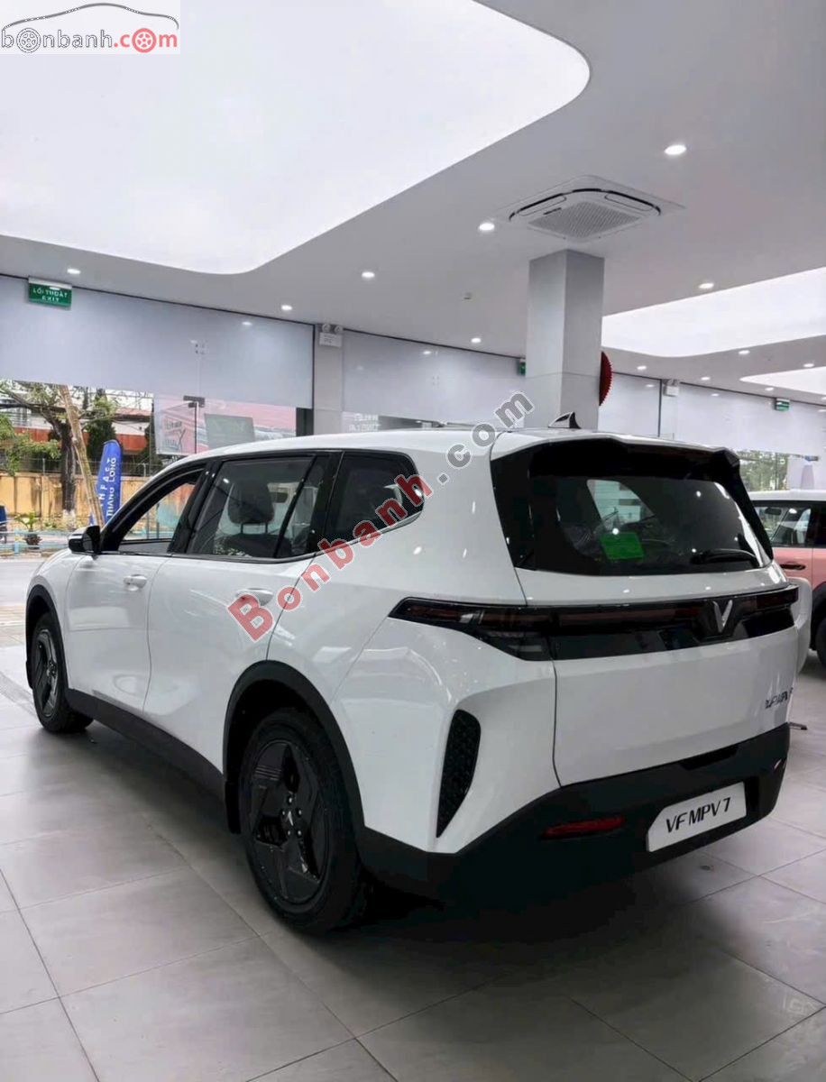 VinFast VF MPV 7 AT 2026 - 670 Triệu 2