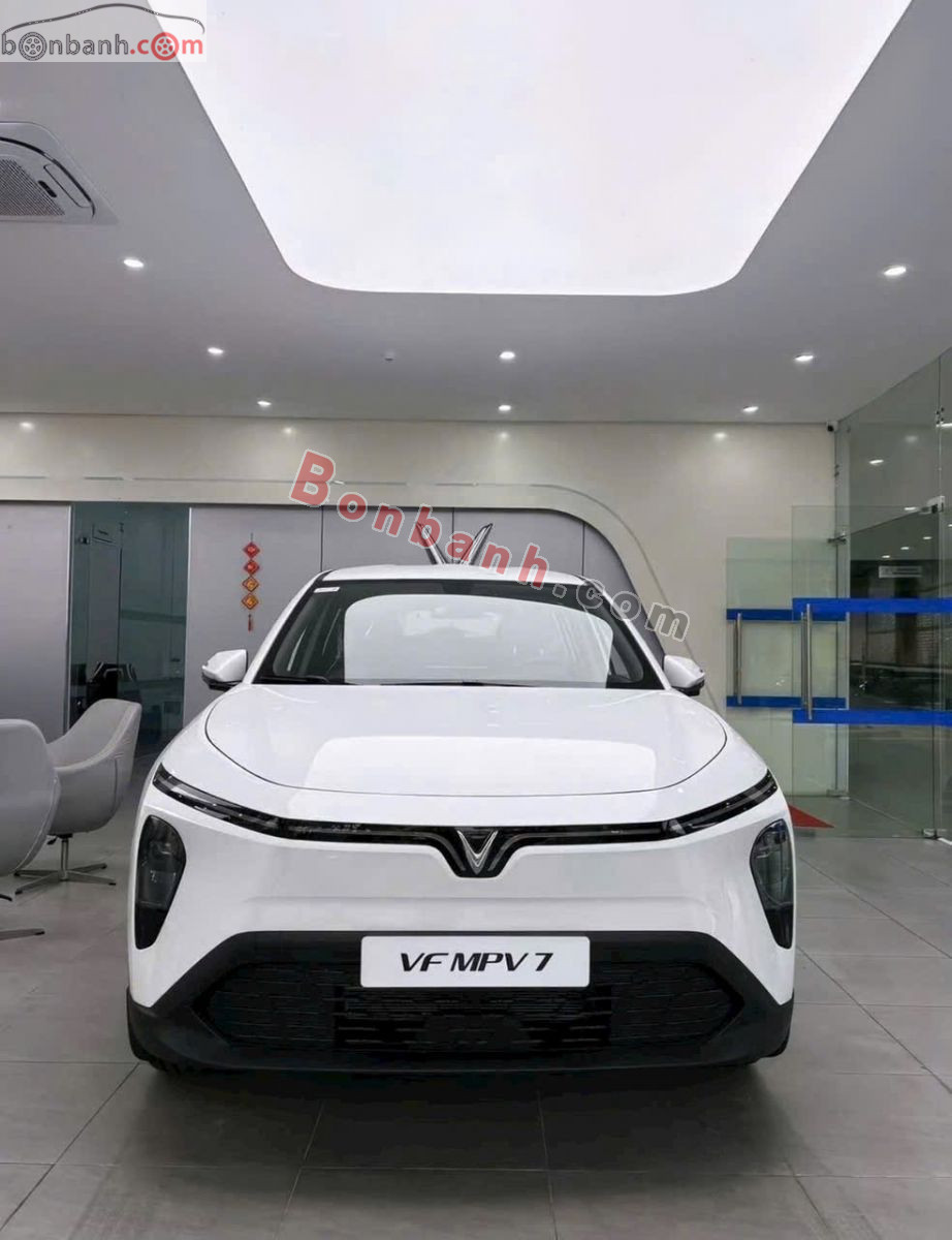VinFast VF MPV 7 AT 2026 - 670 Triệu
