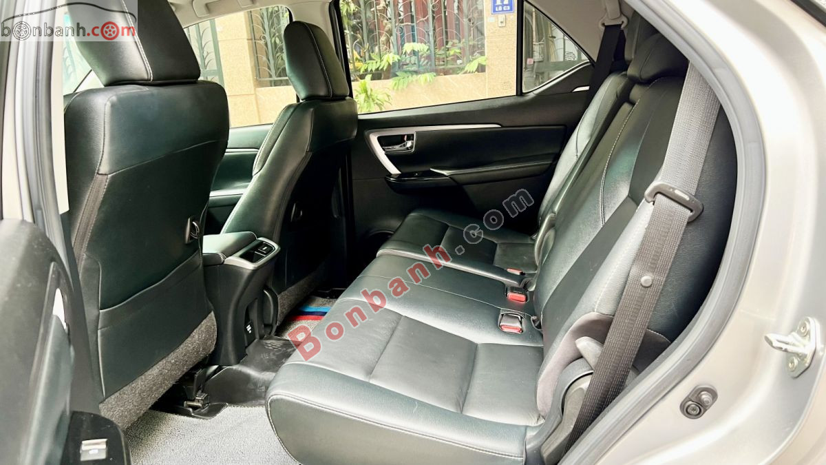 Toyota Fortuner 2.7V 4x4 AT 2021 - 875 Triệu 10