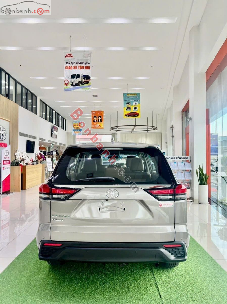 Toyota Innova Cross 2.0V CVT 2026 - 805 Triệu 4