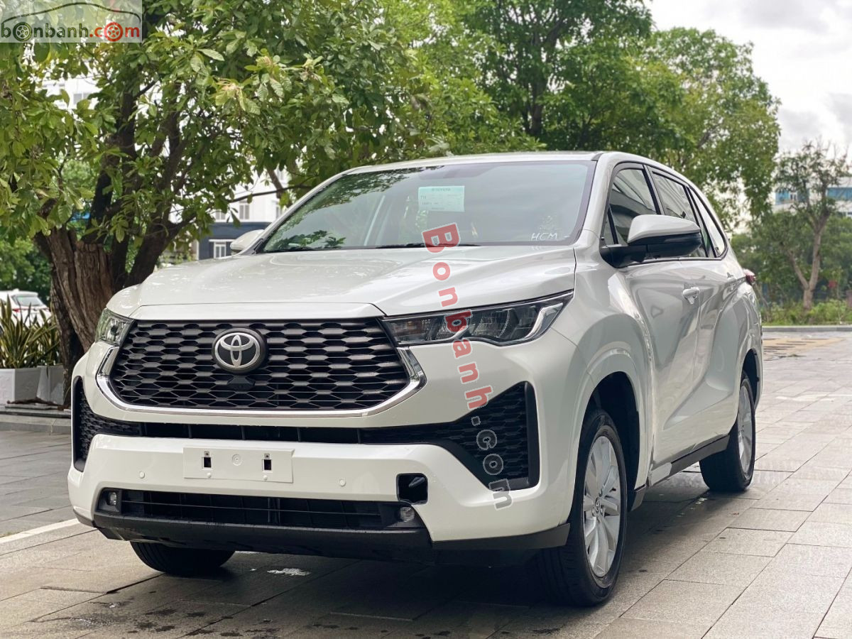 Toyota Innova Cross 2.0V CVT 2026 - 785 Triệu