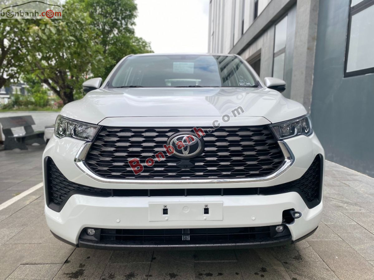Toyota Innova Cross 2.0V CVT 2026 - 785 Triệu 2