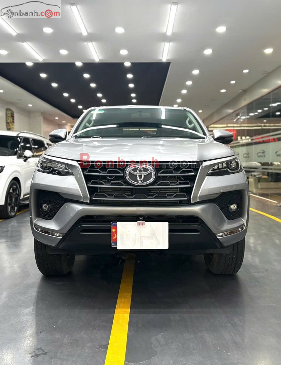 Toyota Fortuner 2.4G 4x2 MT 2020 - 715 Triệu 2