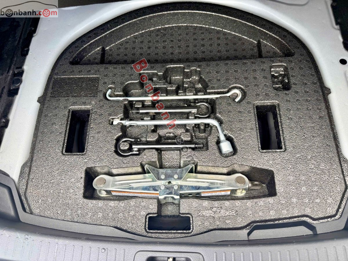 Toyota Corolla altis 1.8HEV 2022 - 599 Triệu 9
