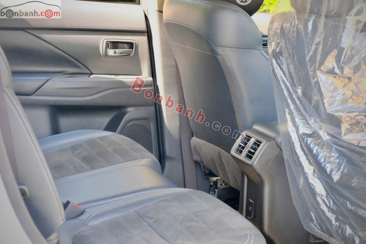 Mitsubishi Outlander 2.0 CVT 2023 - 649 Triệu 10