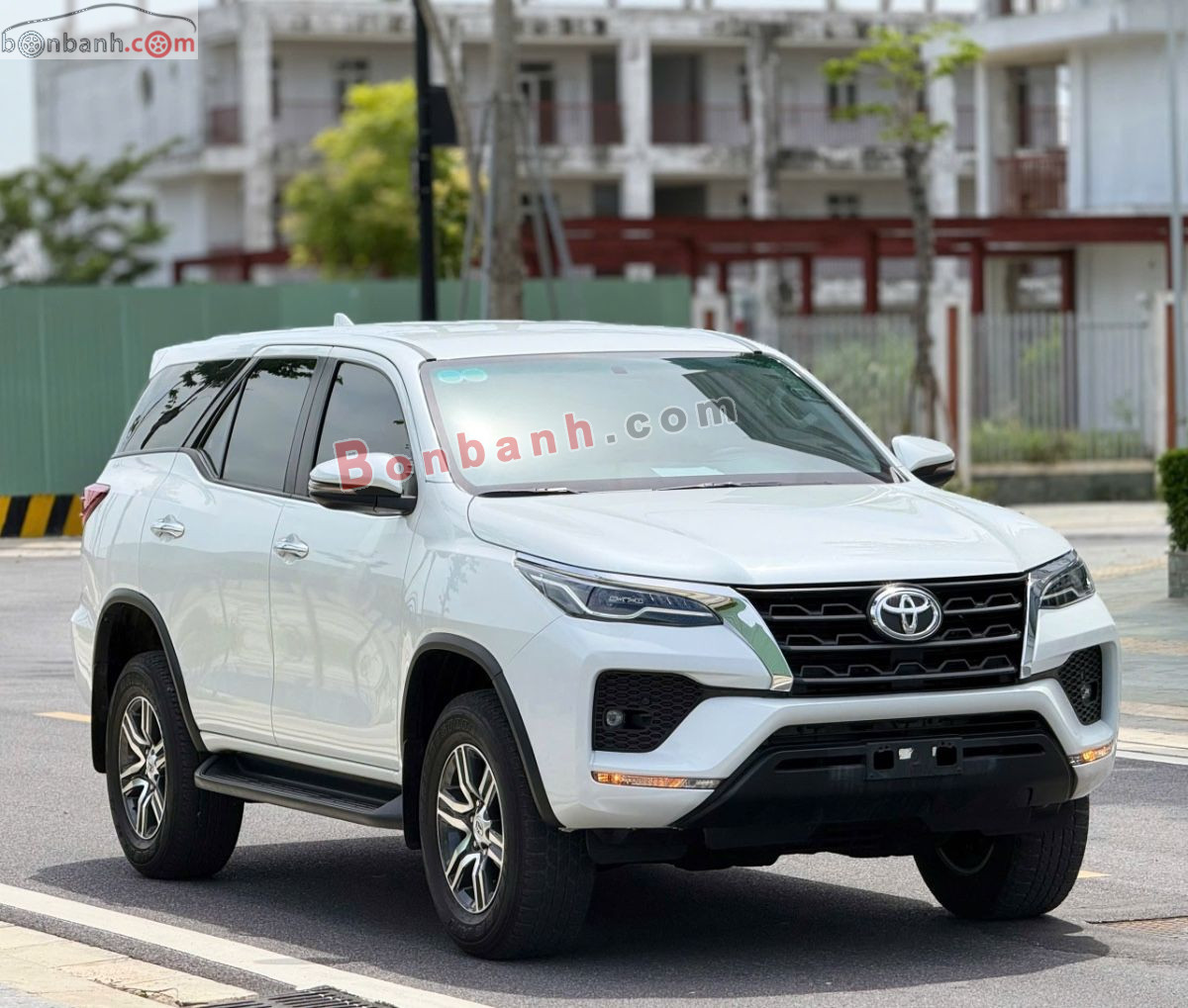 Toyota Fortuner 2.4L 4x2 AT 2024 - 988 Triệu 2