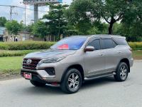 Bán xe Toyota Fortuner 2020 2.4G 4x2 AT giá 925 Triệu - TP HCM