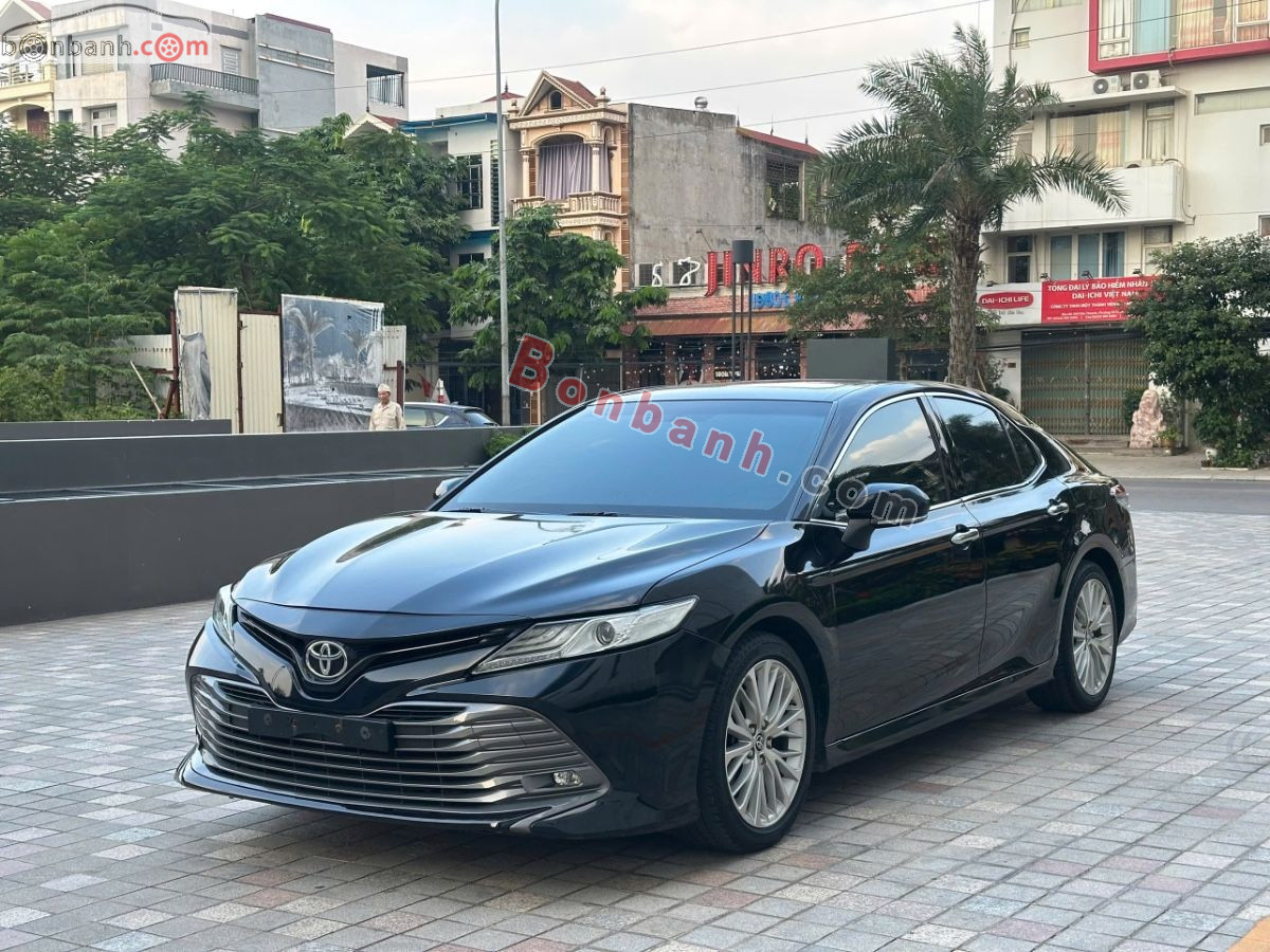 Toyota Camry 2.5Q 2020 - 779 Triệu