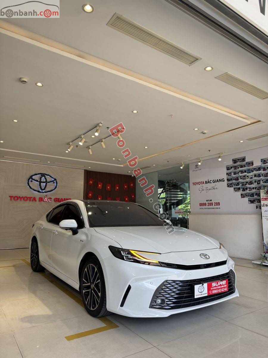 Toyota Camry 2.5 HEV Top 2025 - 1 Tỷ 420 Triệu 2