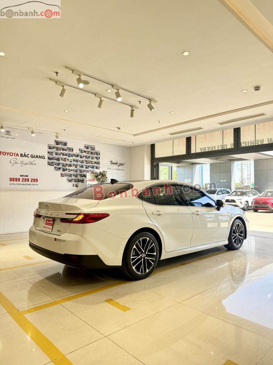 Toyota Camry 2.5 HEV Top 2025 - 1 Tỷ 420 Triệu 3