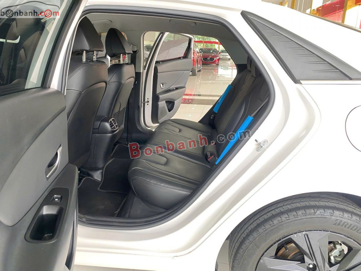 Hyundai Elantra 1.6 AT Đặc biệt 2024 - 588 Triệu 9