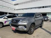 Bán xe Toyota Fortuner 2.4G 4x2 MT 2017 giá 725 Triệu - TP HCM
