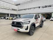 Bán xe Toyota Hilux 2.4L 4x2 MT 2021 giá 568 Triệu - TP HCM