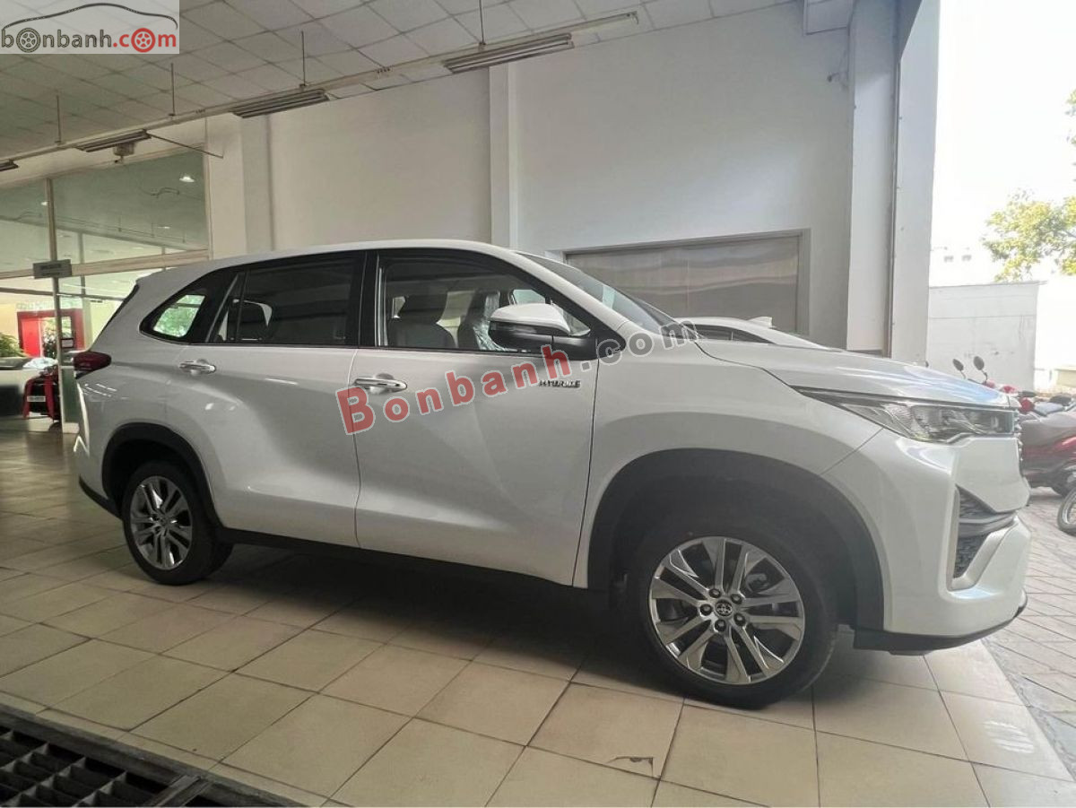 Toyota Innova Cross HEV 2.0 CVT 2026 - 950 Triệu 2