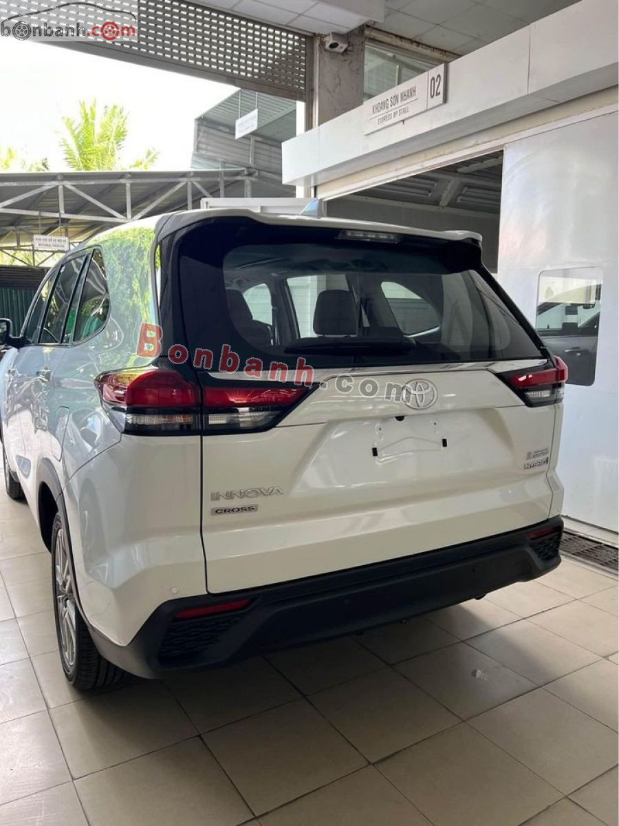 Toyota Innova Cross HEV 2.0 CVT 2026 - 950 Triệu 4